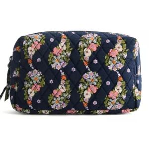 NWT Vera Bradley Essential Medium Cosmetic Bag "Paisley Rain"